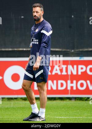 wie is coach psv